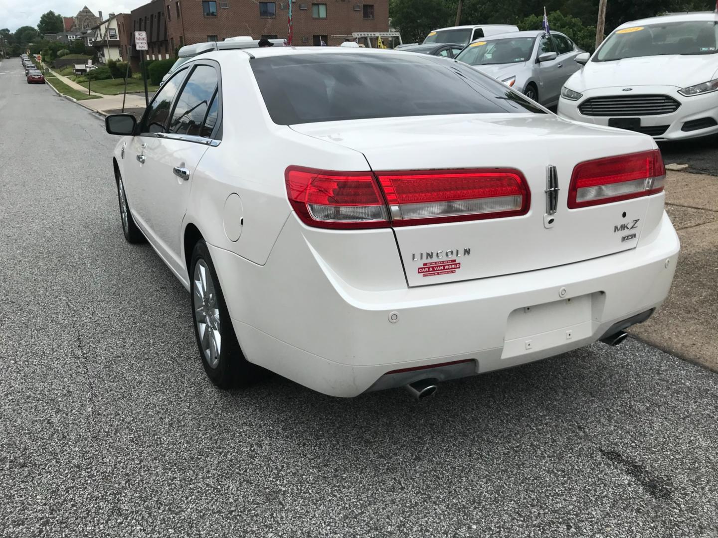 2011 White /Cream Lincoln MKZ (3LNHL2JC4BR) with an 3.5 V6 engine, Automatic transmission, located at 577 Chester Pike, Prospect Park, PA, 19076, (610) 237-1015, 39.886154, -75.302338 - Photo#6